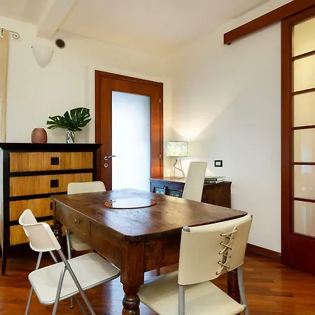 Lecasedimilano Premuda Suites 公寓