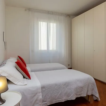Lecasedimilano Premuda Suites *